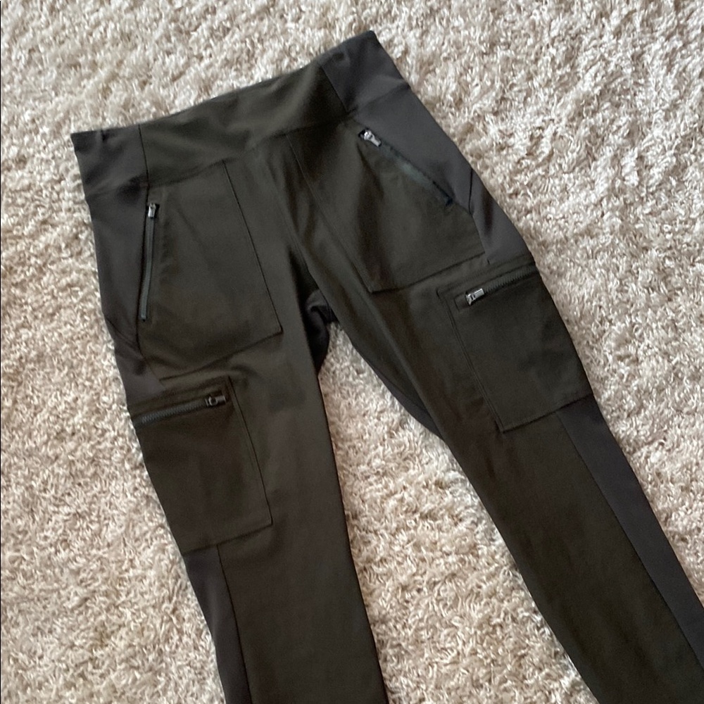 Athleta Cargo Leggings 4P